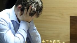 Carlsen, candidato al título tras un final de locos