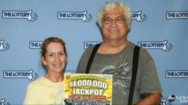 Recuperan de la basura un billete de lotería premiado con un millón