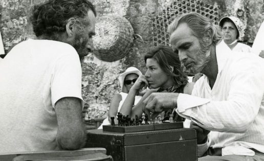 Marlon Brando hacía trampas al ajedrez, según Woody Harrelson