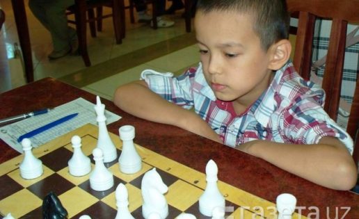 Un niño de nueve años gana a dos grandes maestros