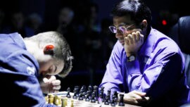 Anand perdona la vida a un Carlsen «muy afortunado»