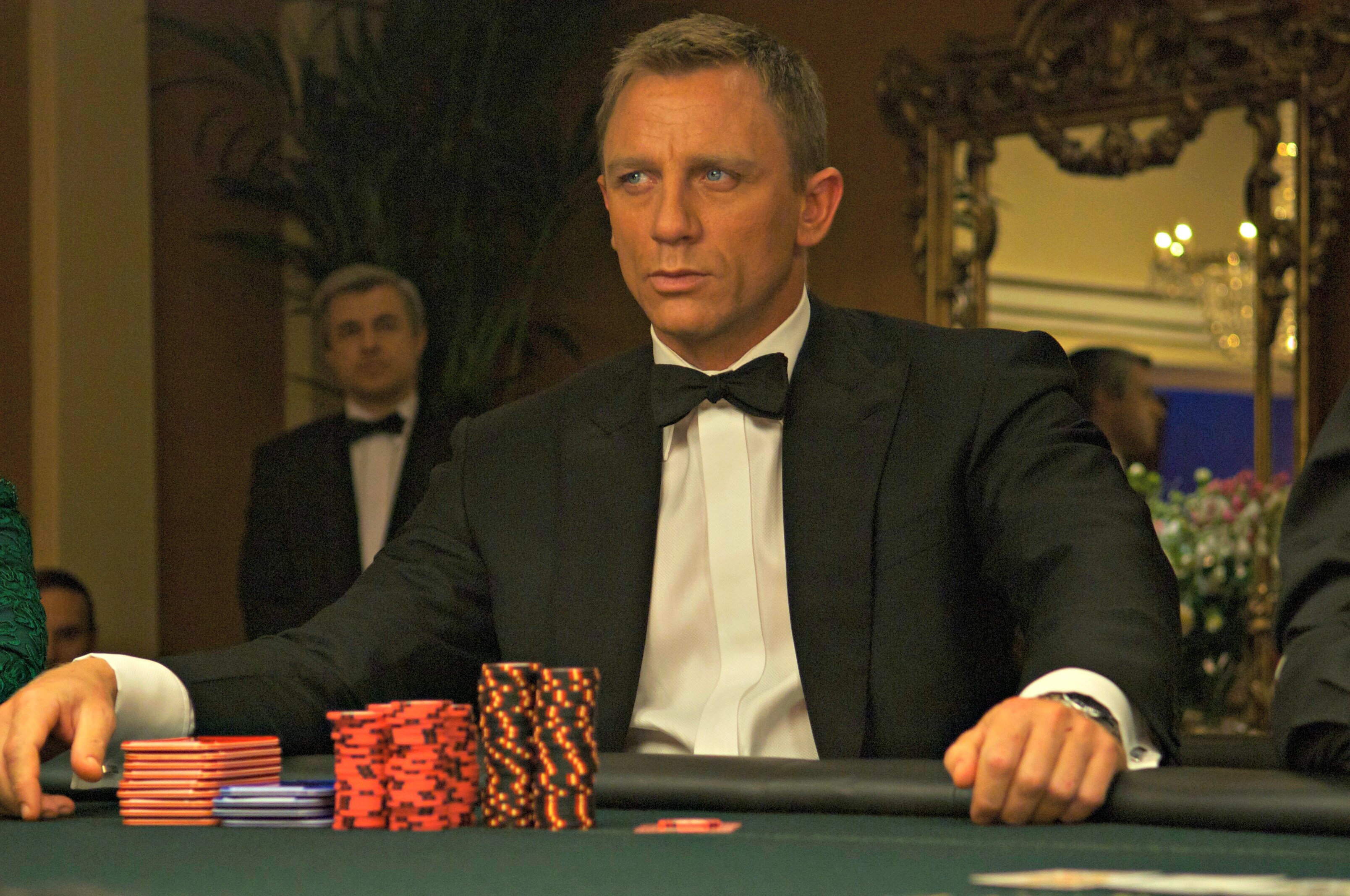 El frustrado fichaje de James Bond como embajador del póker