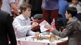 Carlsen acaba con un fantasma y gana en Bilbao