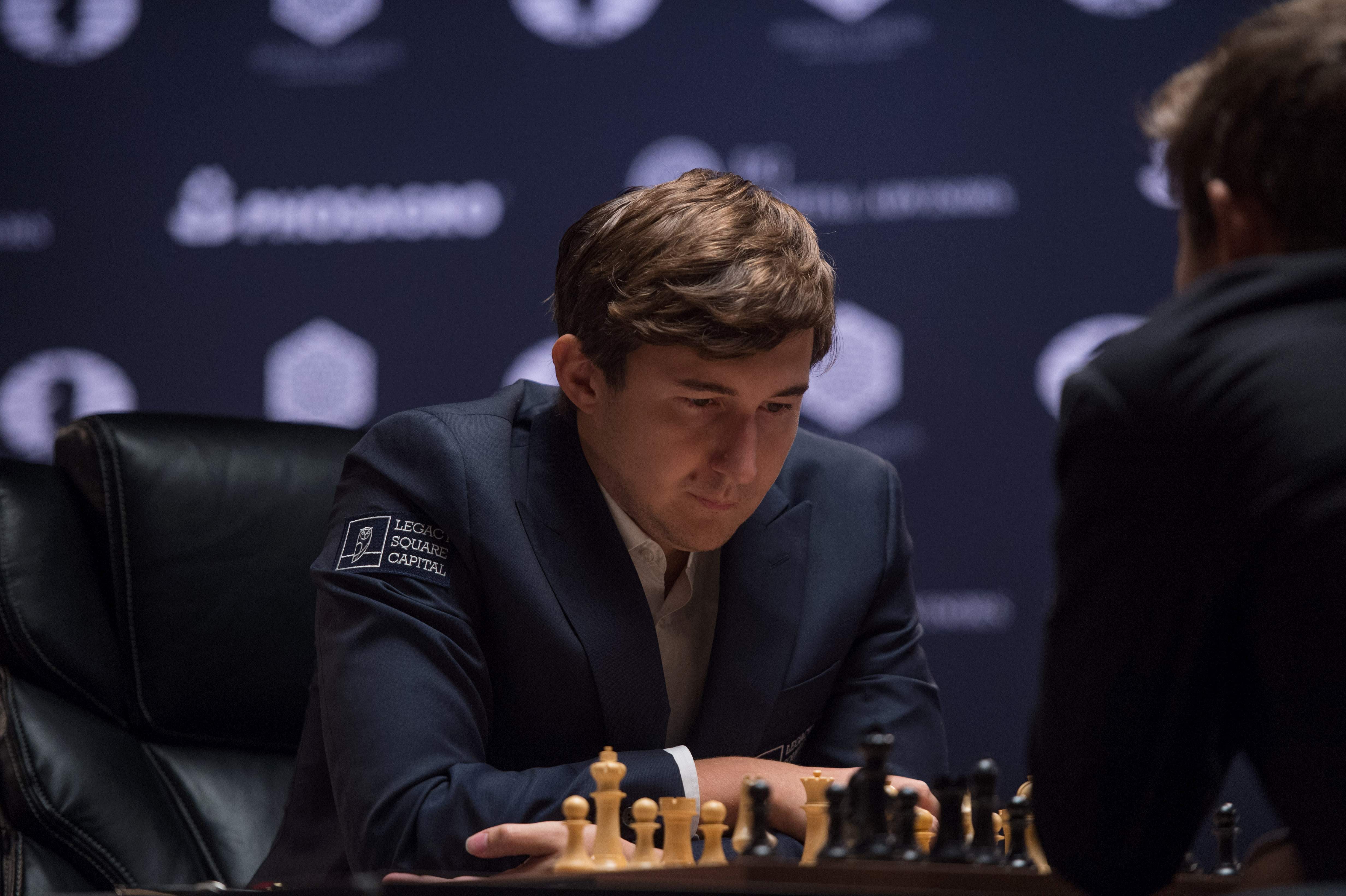 Carlsen llega más confiado a la última partida del Mundial