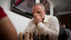 Kasparov sufre su primera derrota y baja a la tierra