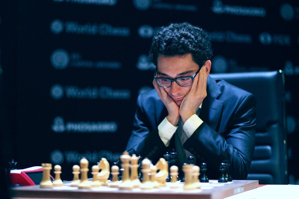 Caruana perdona y Karjakin resucita