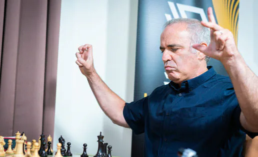 Kasparov pierde por culpa de un ratón traidor