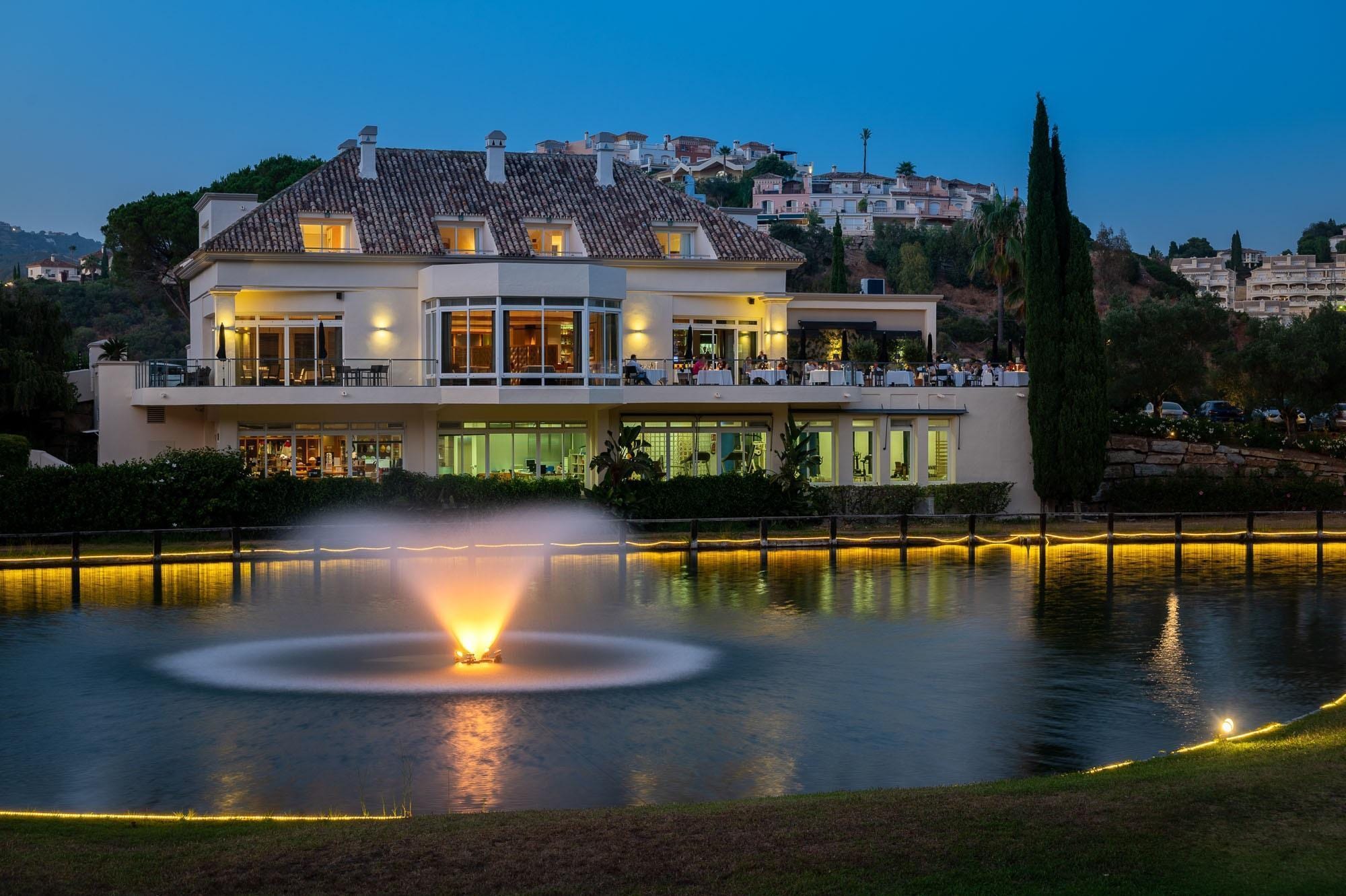 El Lago, la terraza de Marbella