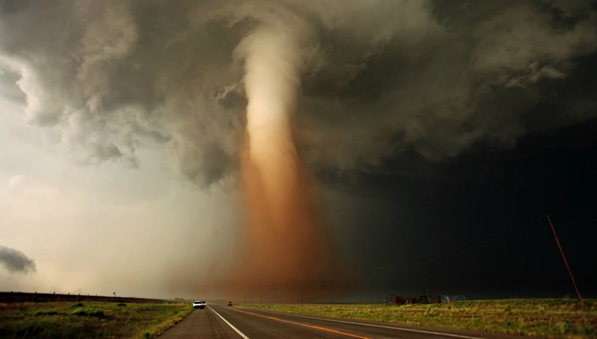 Cazadores de tormentas: la fiebre del turismo de tornados