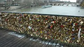 En París quieren prohibir los candados del amor