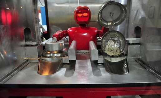 En este restaurante los cocineros y camareros son… robots