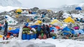 El dramático vídeo que grabó un superviviente del terremoto en el Everest