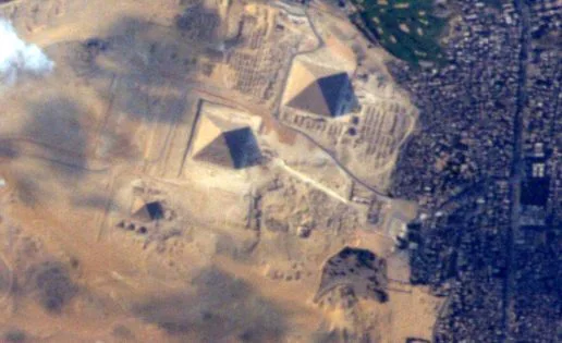 Así se ven las pirámides de Egipto desde el espacio