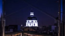 La cúpula de la antigua catedral de Madrid, iluminada por primera vez