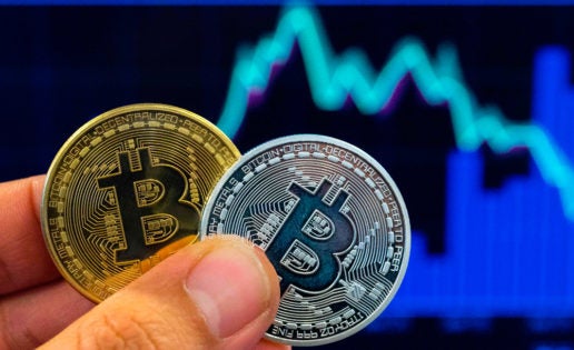 Bitcoin se recupera ligeramente a pesar de la incertidumbre en Estados Unidos