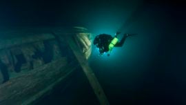 Monteiro: «Excavar científicamente un pecio ibérico de época moderna les robaría el viento a los cazatesoros»